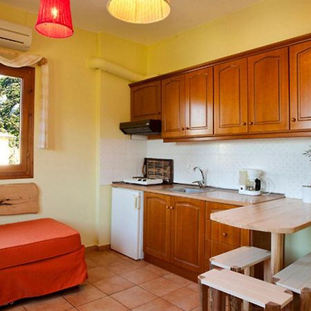 דמוצ'ארי Victoria'S Guesthouse מראה חיצוני תמונה