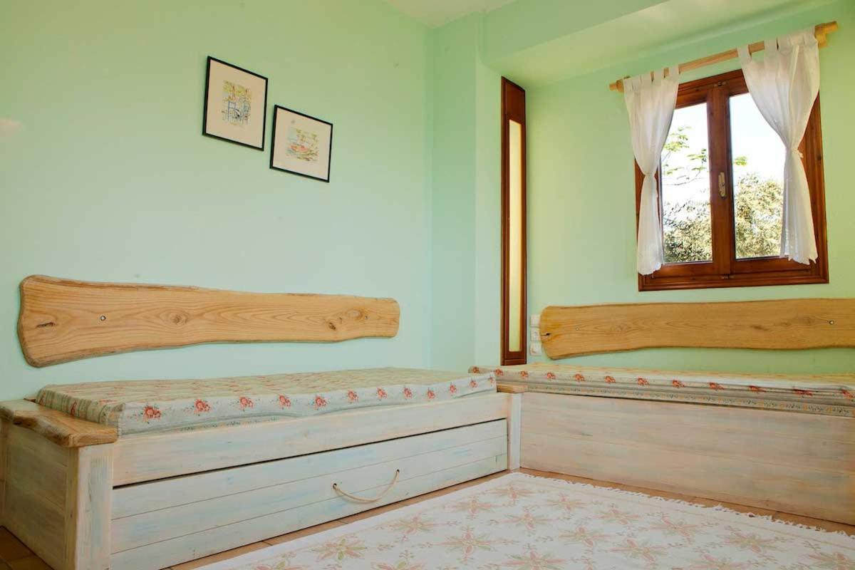 דמוצ'ארי Victoria'S Guesthouse מראה חיצוני תמונה