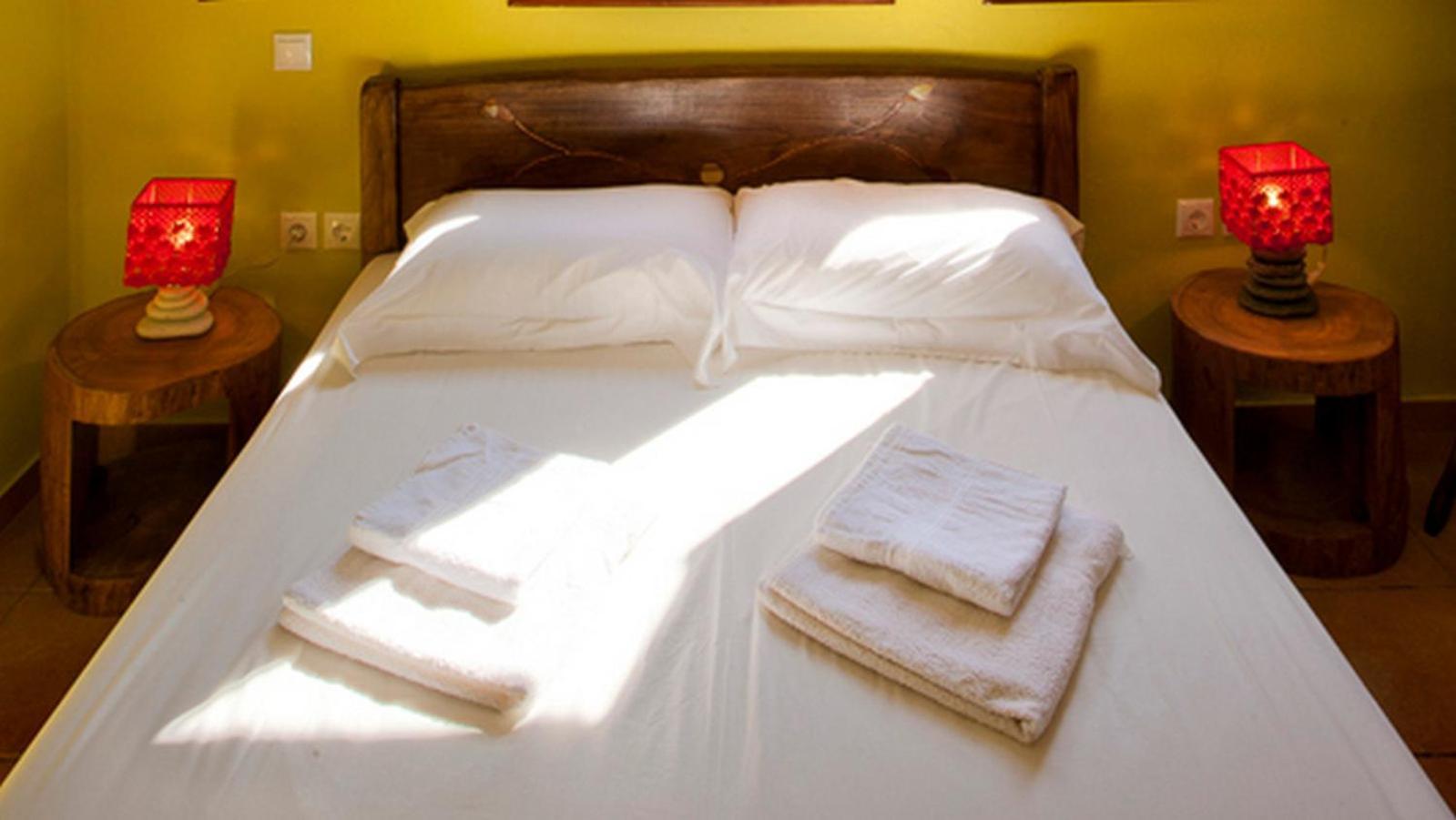 דמוצ'ארי Victoria'S Guesthouse מראה חיצוני תמונה