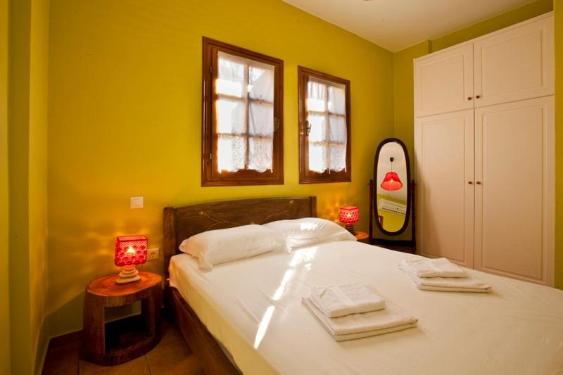 דמוצ'ארי Victoria'S Guesthouse מראה חיצוני תמונה